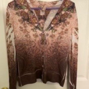 Gorgeous V-Neck  Sweater (Made in USA). FREE Gift.